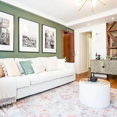 Apartamento New! Luxury 2br Retreat, 2 Baths, Ac, Citycenter *