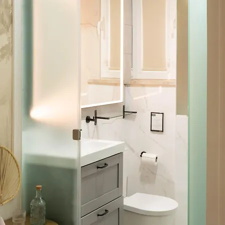 New! Luxury 2br Retreat, 2 Baths, Ac, Citycenter Apartamento Lisboa
