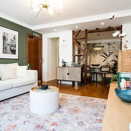 New! Luxury 2br Retreat, 2 Baths, Ac, Citycenter Apartamento