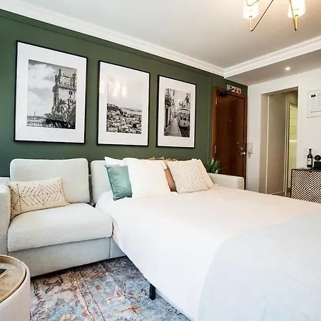 Apartamento New! Luxury 2br Retreat, 2 Baths, Ac, Citycenter Lisboa